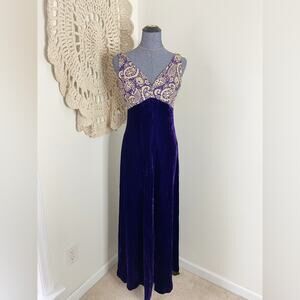 Vintage 1970s Crushed Velvet Royal Purple Embroidered Gown Size Small
